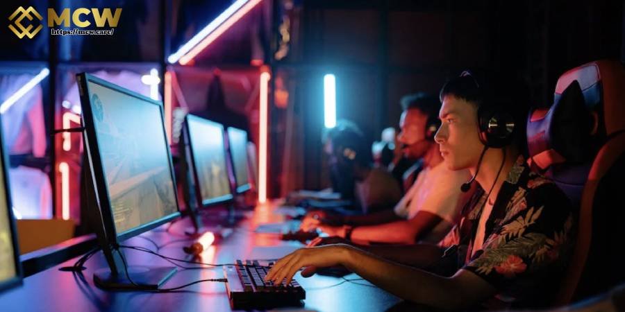 Learn Strategies from the Esports Community Learn Strategies from the Esports Community